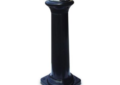 GroundsKeeper Tuscan Rubbermaid